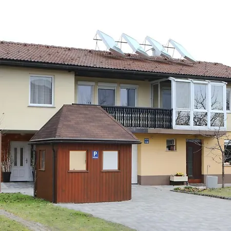 Apartma Zigmund * Cerknica