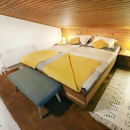 Apartma Zigmund Cerknica